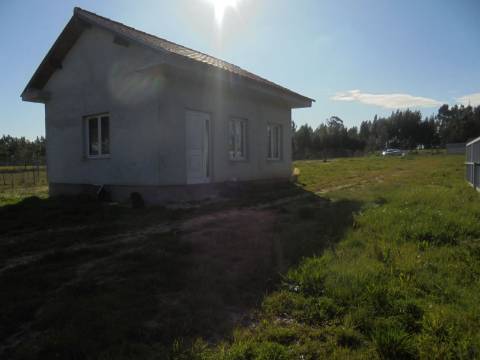 Casa de Campo exclusivamente para abrigo de animais e ferramentas