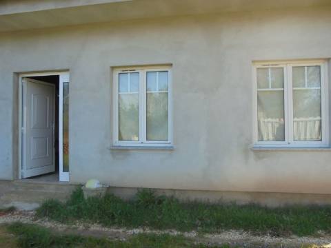 Casa de Campo exclusivamente para abrigo de animais e ferramentas