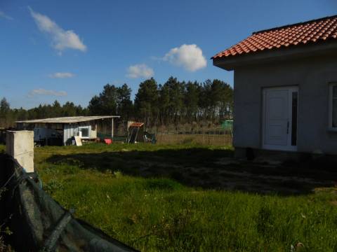 Casa de Campo exclusivamente para abrigo de animais e ferramentas