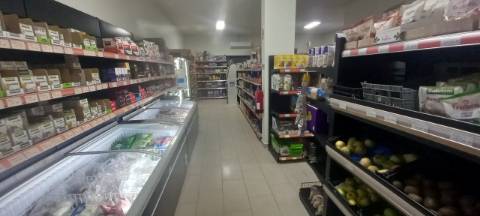 Venda de trespasse de Minimercado na Curia