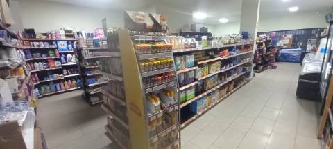 Venda de trespasse de Minimercado na Curia