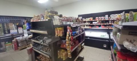 Venda de trespasse de Minimercado na Curia