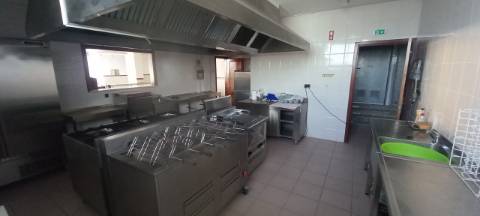 Café/Snack Bar para venda em Fermentelos