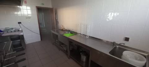 Café/Snack Bar para venda em Fermentelos