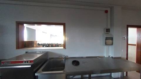 Café/Snack Bar para venda em Fermentelos