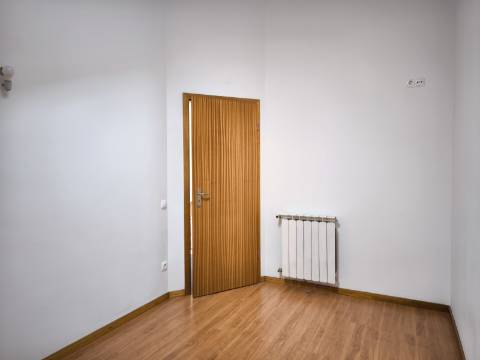 ARRENDA-SE apartamento T3 duplex