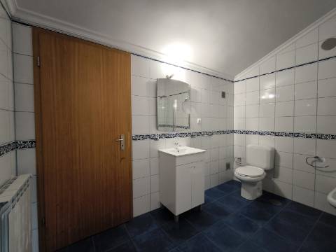 ARRENDA-SE apartamento T3 duplex