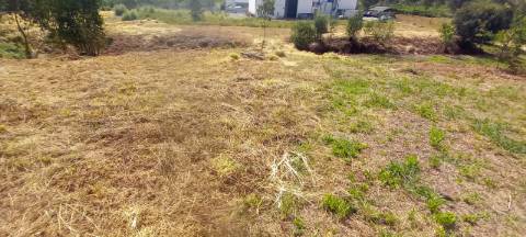 Terreno industrial para venda em Oiã