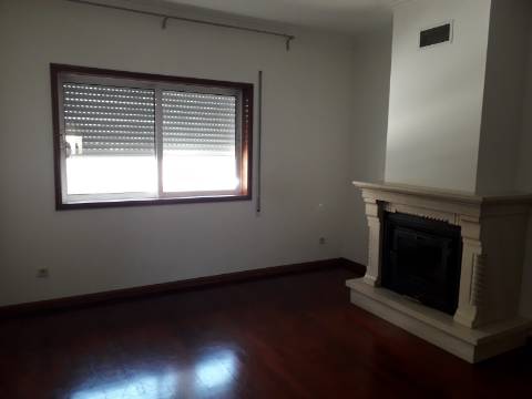 ARRENDA-SE Apartamento T2 Aveiro