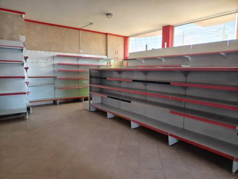 Loja de Mini Mercado para arrendar em Oiã