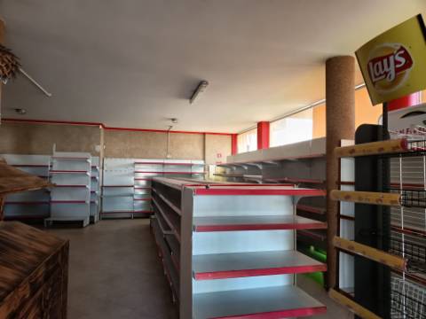 Loja de Mini Mercado para arrendar em Oiã
