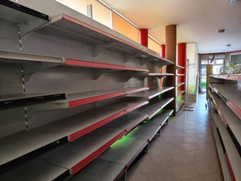 Loja de Mini Mercado para arrendar em Oiã