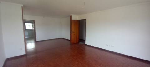 Andar Moradia T3 com jardim a poucos minutos do centro de Oliveira do Bairro