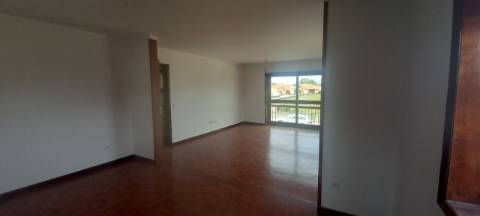 Andar Moradia T3 com jardim a poucos minutos do centro de Oliveira do Bairro