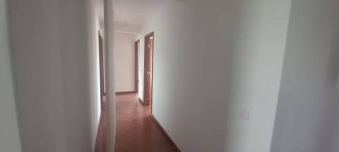 Andar Moradia T3 com jardim a poucos minutos do centro de Oliveira do Bairro