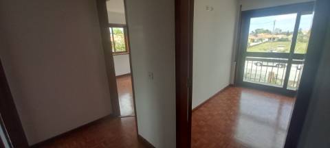 Andar Moradia T3 com jardim a poucos minutos do centro de Oliveira do Bairro