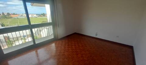 Andar Moradia T3 com jardim a poucos minutos do centro de Oliveira do Bairro