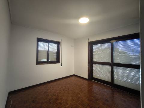 Andar Moradia T3 com jardim a poucos minutos do centro de Oliveira do Bairro