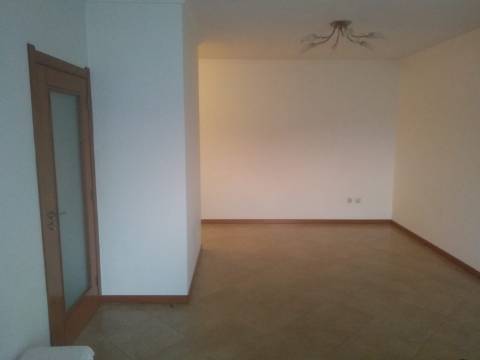 Apartamento T3 Oliveira do Bairro