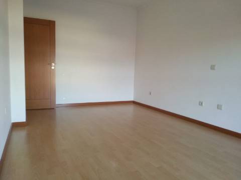 Apartamento T3 Oliveira do Bairro