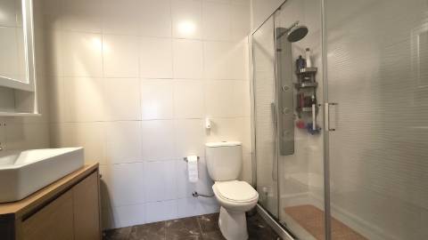 Apartamento T3 espaçoso e com muita luz natural