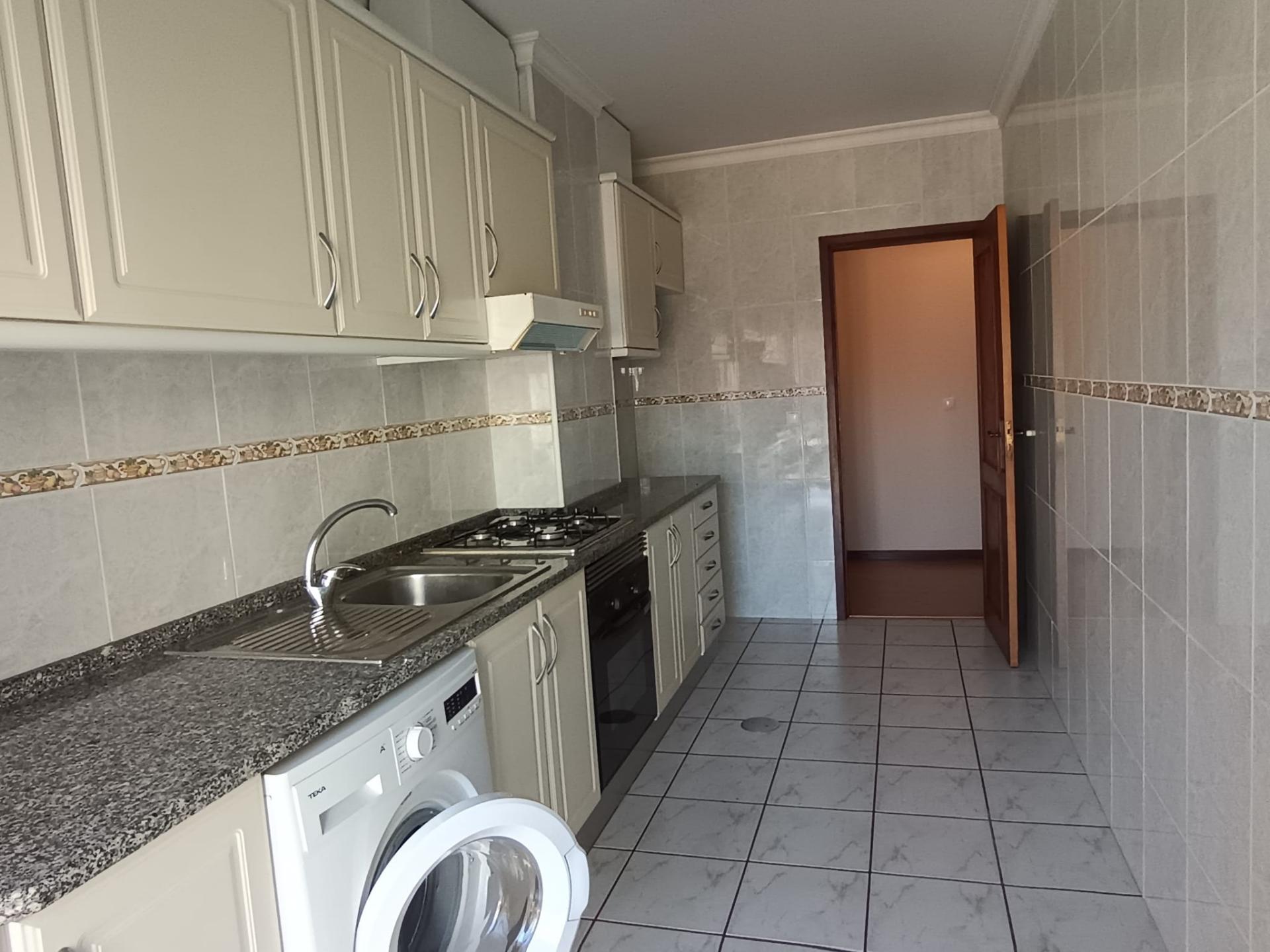 ARRENDA-SE Apartamento T2 a poucos minutos do centro de Oliveira do Bairro