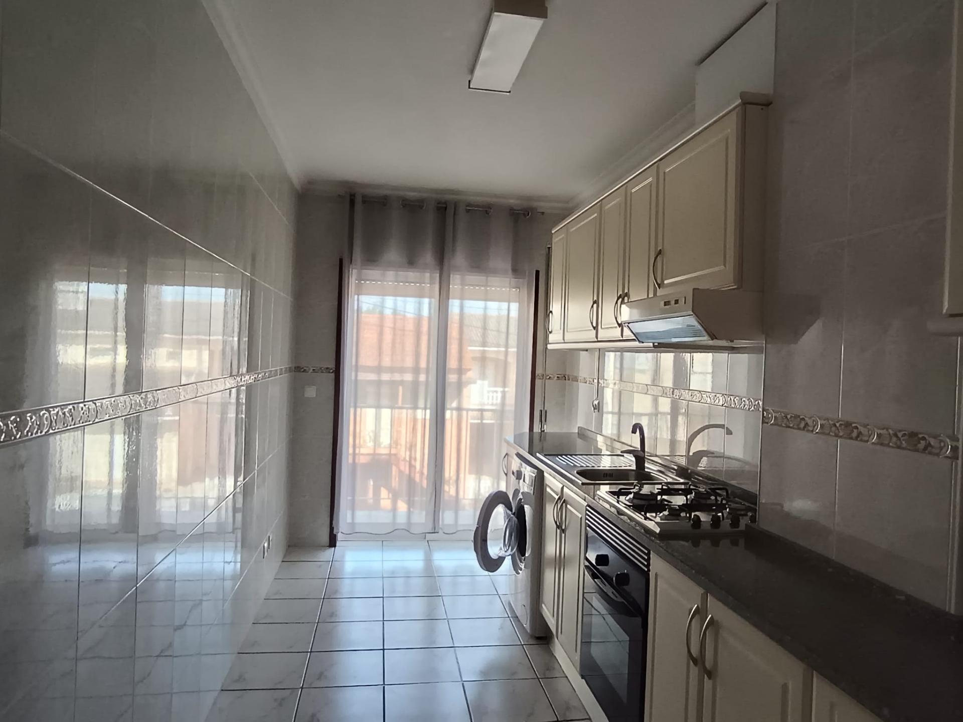 ARRENDA-SE Apartamento T2 a poucos minutos do centro de Oliveira do Bairro
