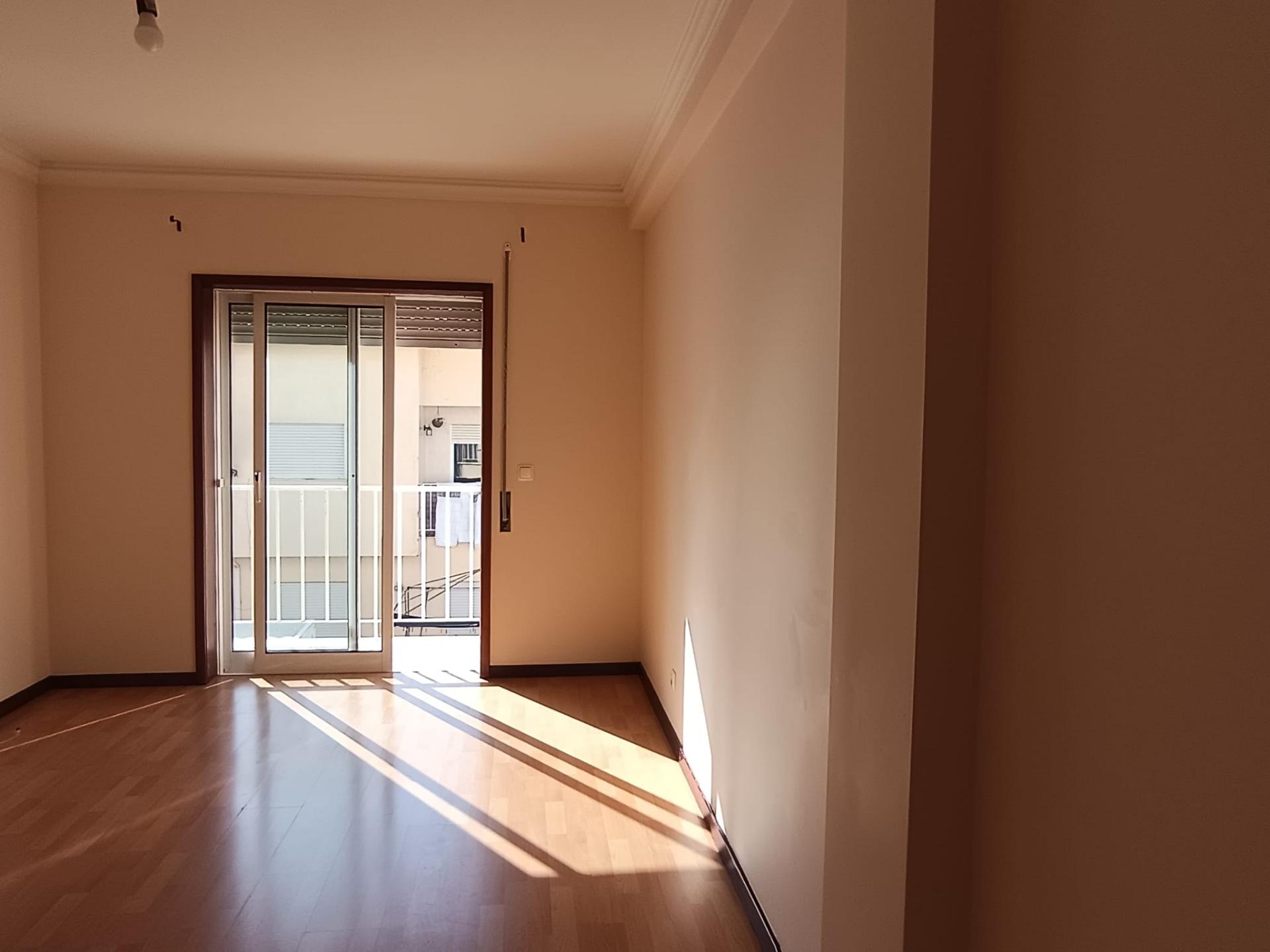 ARRENDA-SE Apartamento T2 a poucos minutos do centro de Oliveira do Bairro