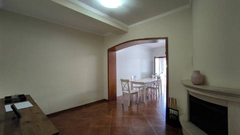 Moradia T3 Triplex a 2 minutos do Glicínias