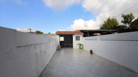 Moradia T3 Triplex a 2 minutos do Glicínias