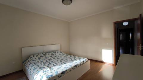 Moradia T3 Triplex a 2 minutos do Glicínias