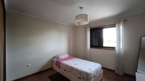 Moradia T3 Triplex a 2 minutos do Glicínias