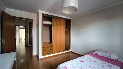 Moradia T3 Triplex a 2 minutos do Glicínias