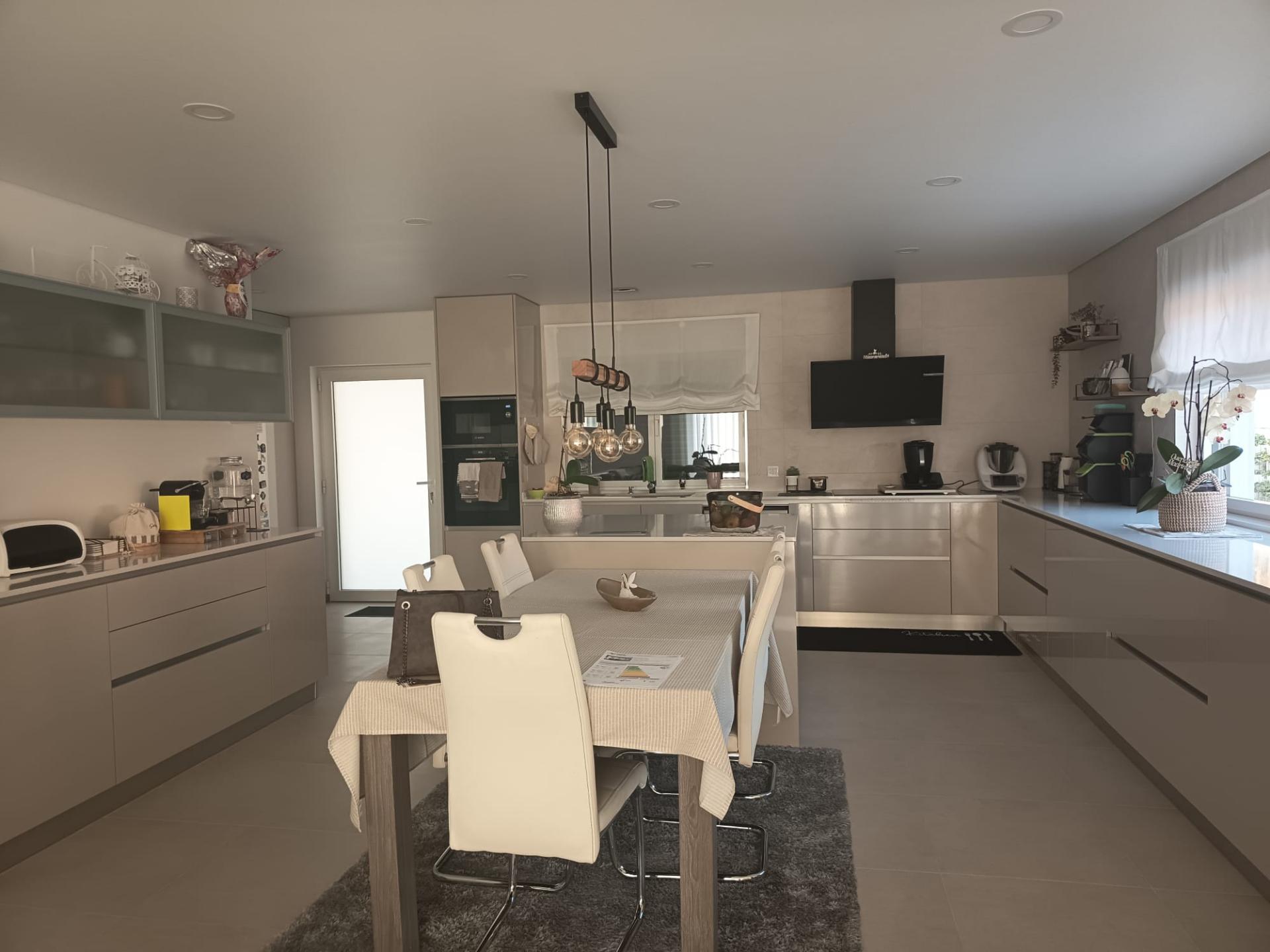 Moradia T3 Moderna e Confortável em Oliveira do Bairro.