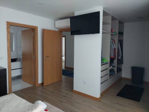 Moradia T3 Moderna e Confortável em Oliveira do Bairro.