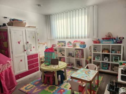 Moradia T3 Moderna e Confortável em Oliveira do Bairro.