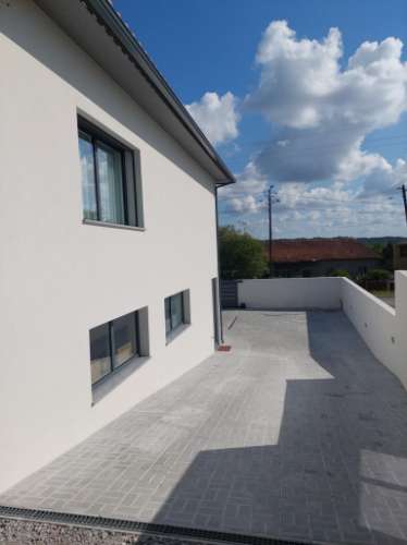 Moradia T3 Moderna e Confortável em Oliveira do Bairro.