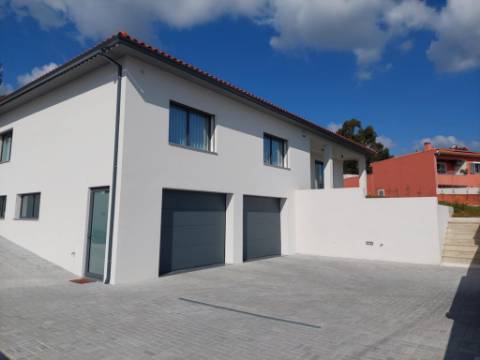 Moradia T3 Moderna e Confortável em Oliveira do Bairro.