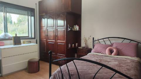 T5 com Terreno, Anexos e Zona de Lazer - Uma Propriedade que Supera Expectativas