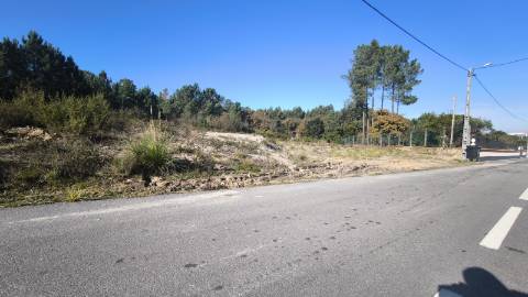 Oportunidade Única: Terreno para Construção em Oliveira do Bairro, a 25 min de Aveiro!