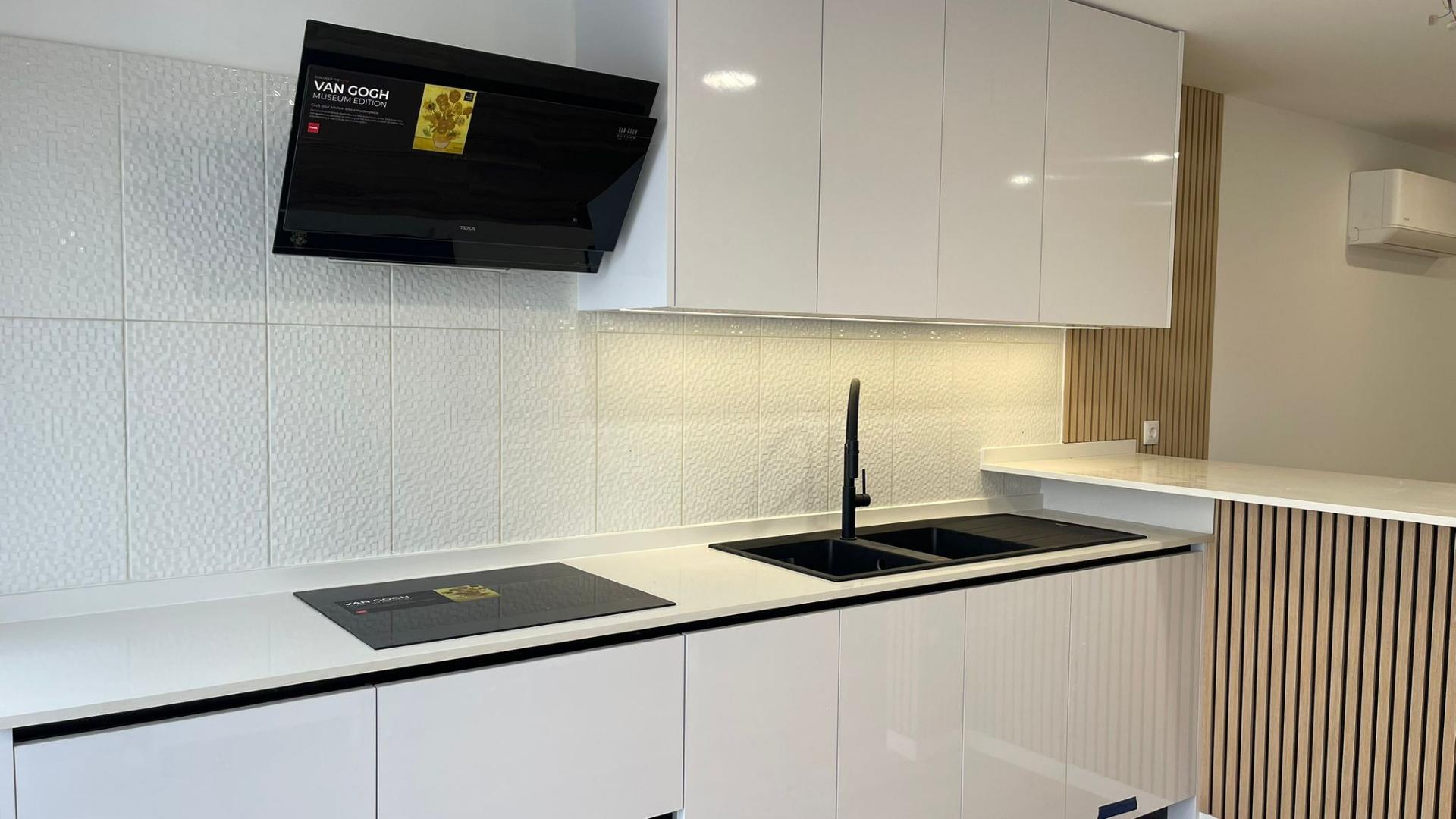 Moradia T3 com Piscina Próximo à Praia da Barra - Viva com Conforto e Localização de Excelência