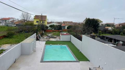 Moradia T3 com Piscina Próximo à Praia da Barra - Viva com Conforto e Localização de Excelência