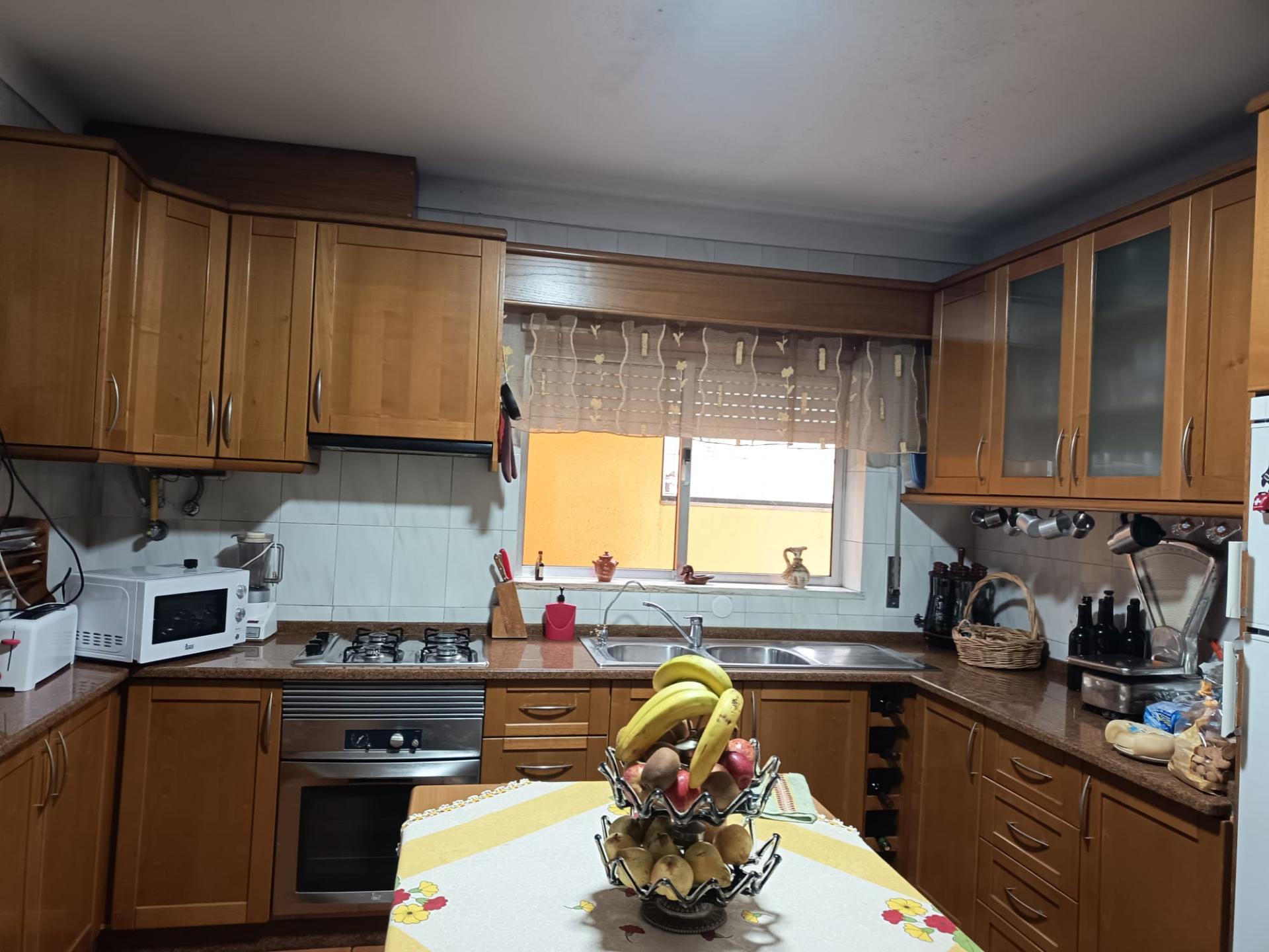 Moradia T3+Loja+Armazém