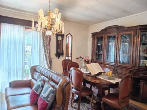 Moradia T3+Loja+Armazém