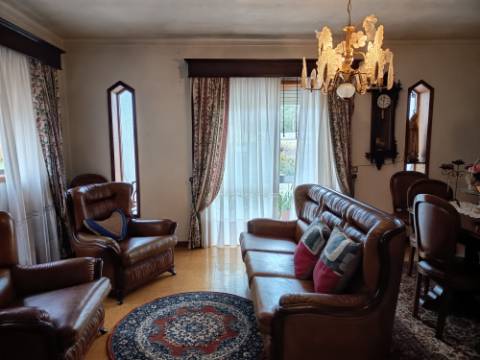 Moradia T3+Loja+Armazém