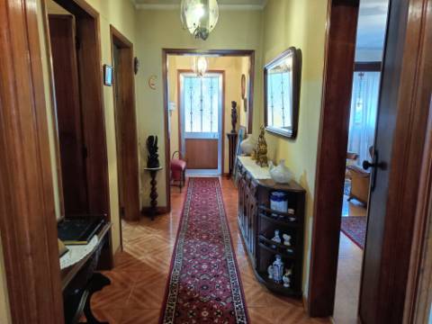 Moradia T3+Loja+Armazém