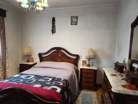 Moradia T3+Loja+Armazém