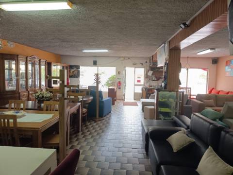 Moradia T3+Loja+Armazém