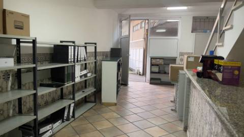 Loja em Oliveira do Bairro