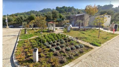 Moradia p/ Recuperar - Boassas Cinfães